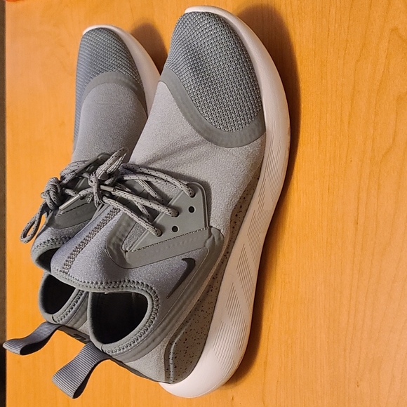 Nike Shoes - Nike shoes